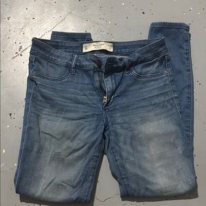 Abercrombie & Fitch Blue Skinny Jeans size 6 short jegging